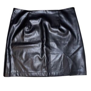 Andrèe by Unit Ladies Faux Leather Mini Skirt in Black Size LARGE